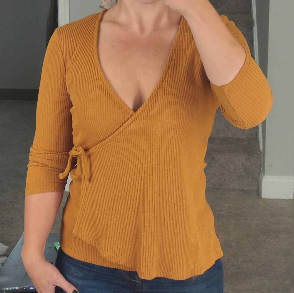 Waist tie top